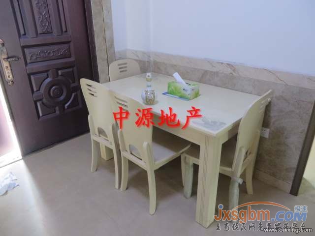 上高《友誼廣場旁小區》精裝全配，底樓帶花園，好停車