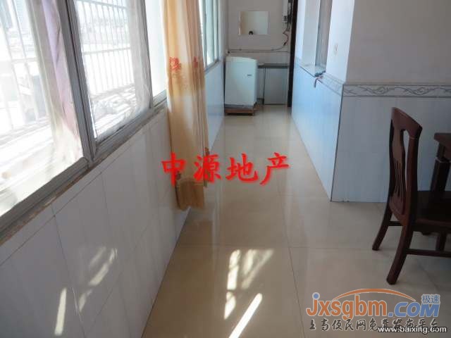 上高和平路4樓，家具家電全配很多是新的，有地下室！