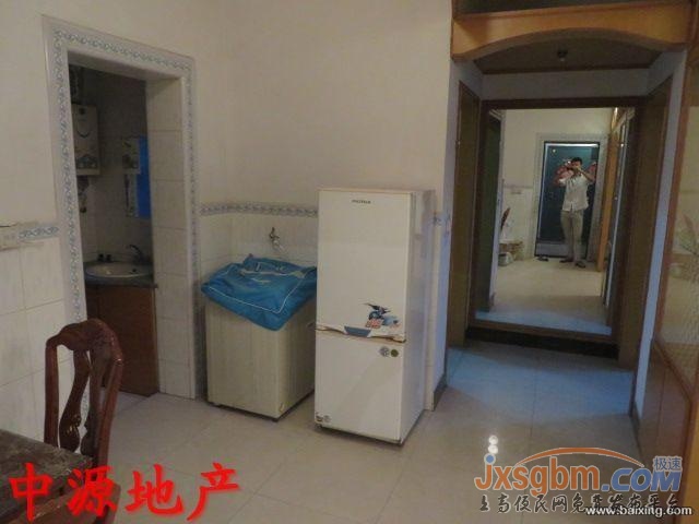 上高《四中附近》3樓，家具家電全配，好停車！